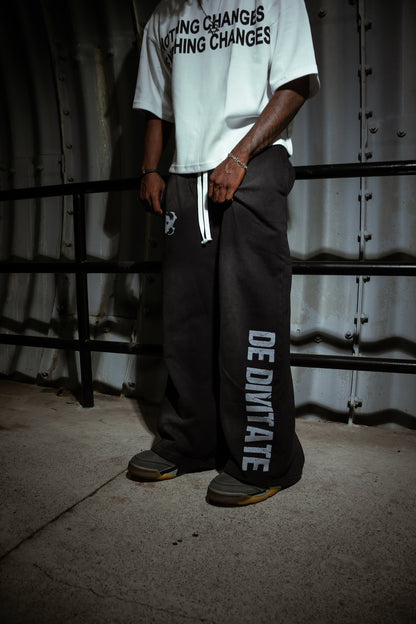 Black Washed De Divitate Sweats
